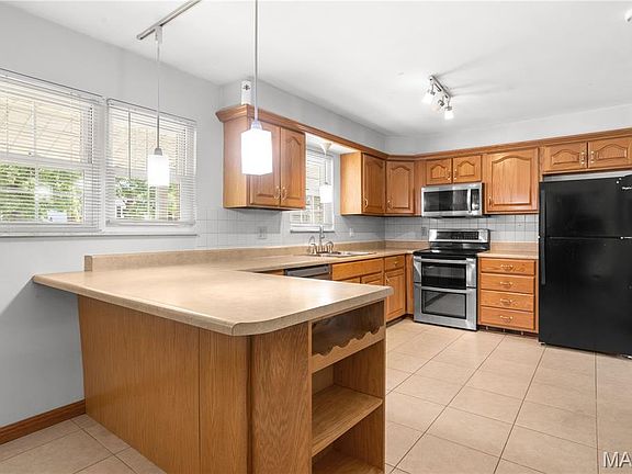 4th image of 1316 Thomas Dr