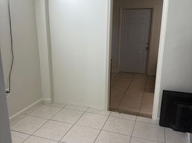 3824 E Lake Rd, Hollywood, FL