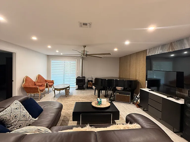 521 Lawn Ave — Photo 1