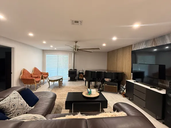 521 Lawn Ave, Palisades Park, NJ 07650