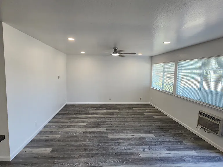 Park Villa Apartments — Photo 41