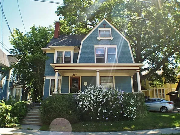 210 College Ave NE #1, Grand Rapids, MI 49503