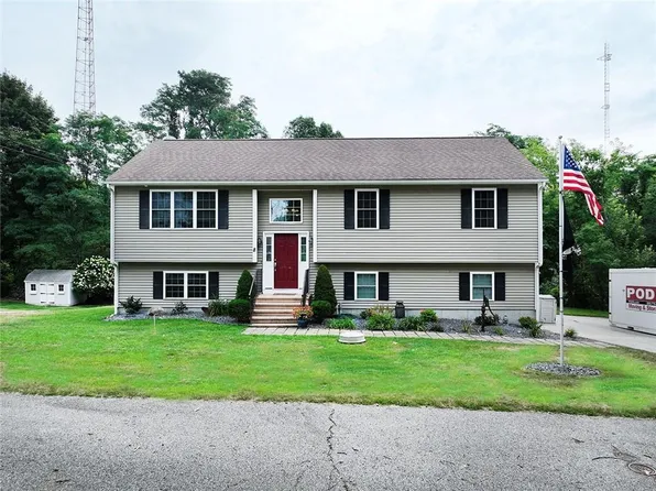 8 Kingston St, Johnston, RI 02919