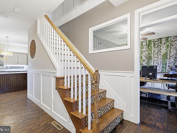 5th image of 3852 Dark Hollow Rd