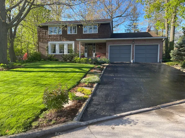 10 Briarfield Cres, Saint Catharines, ON L2T 3T5