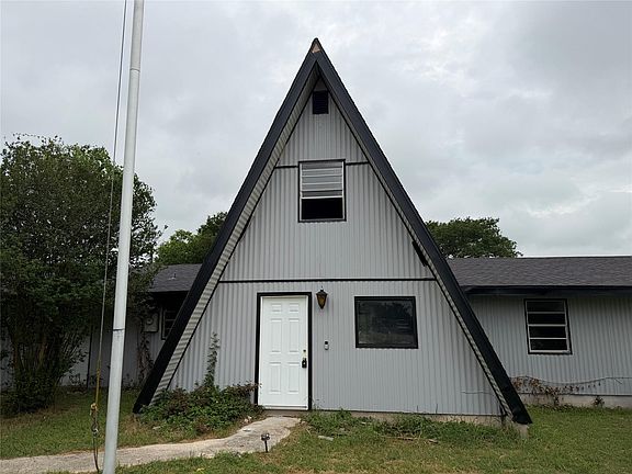 2nd image of 4127 Knoll Dr