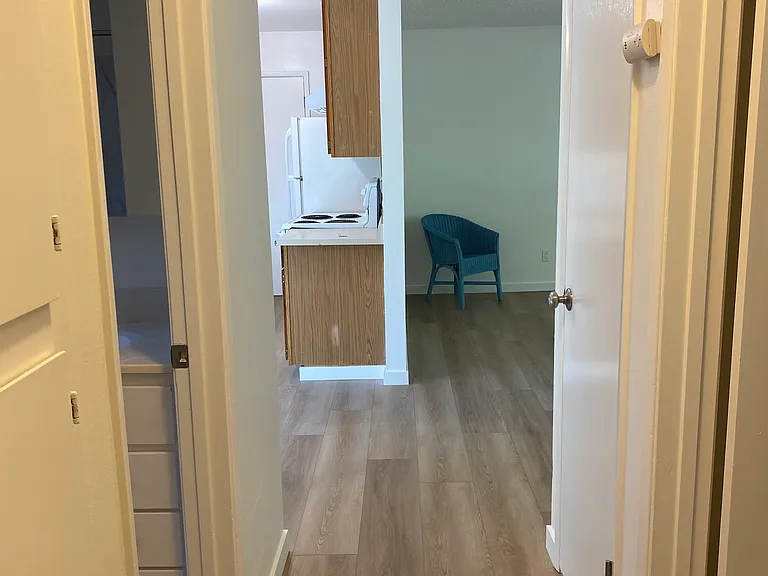 1002 Creekside Ct — Photo 8
