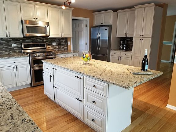 2nd image of 1125 Butterfield Cir W