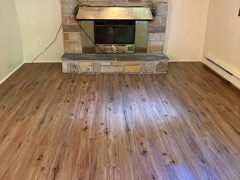 1513 Locust Ln — Photo 2