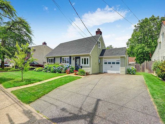 2nd image of 338 Seaford Ave