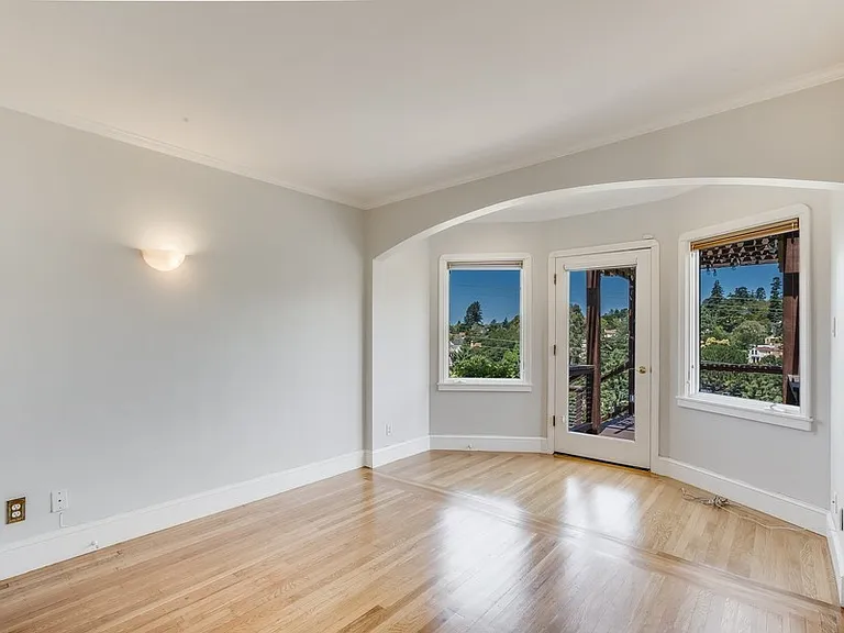 816 Everett Ave — Photo 4