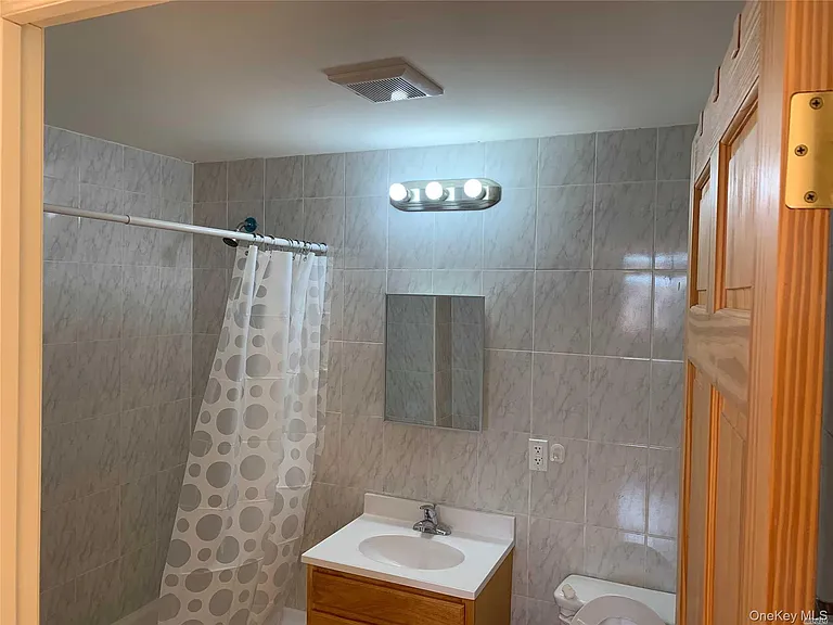 7518 Aquatic Dr #B — Photo 8