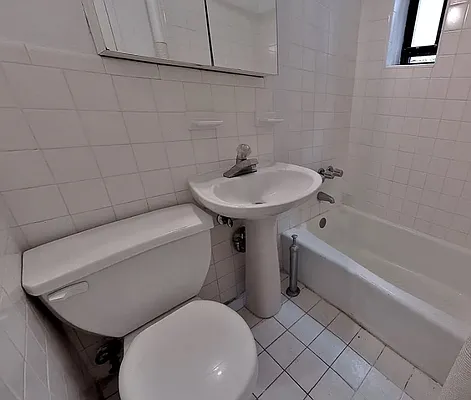 Rented by CitySites Real Estate Group | media 4