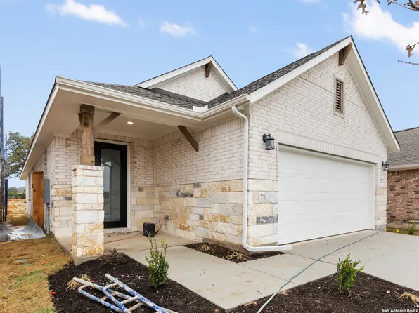 322 Possumhaw Ln, San Marcos, TX 78666