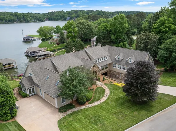 119 Blue Herron Dr, Lenoir City, TN 37772