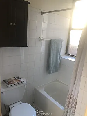 Rented by City Connections Realty | media 15