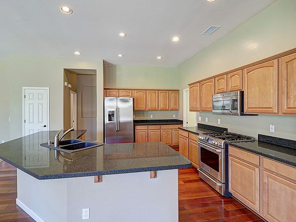 4th image of 330 W Sparrow Dr