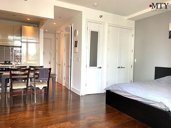 4th image of 26-26 Jackson Ave #801