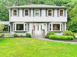4 Linden St, Hudson, NH 03051