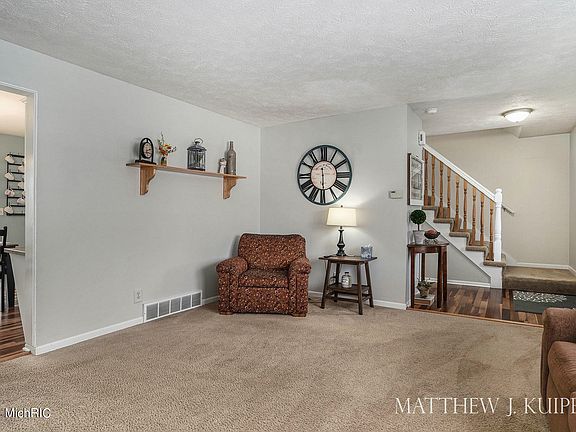 5th image of 6306 Plainview Dr