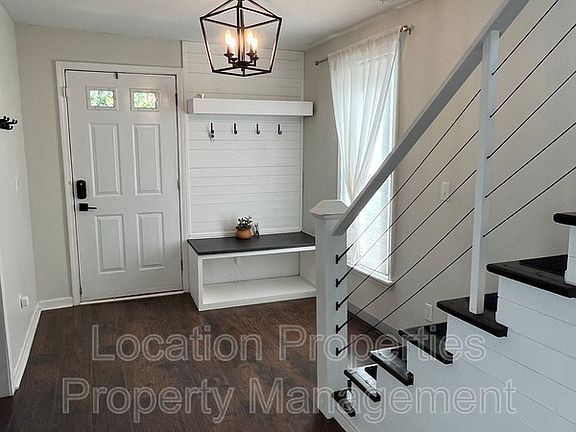 4th image of 1935 Barker Ave