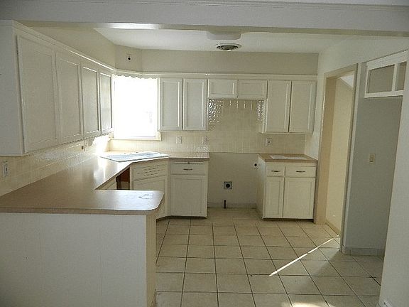 5th image of 6185 Stratford Dr