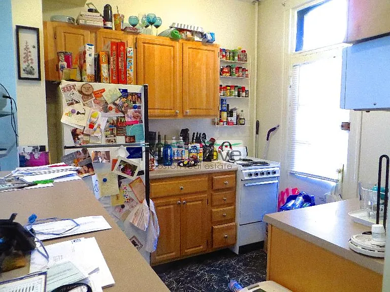102 Queensberry St #13 — Photo 6