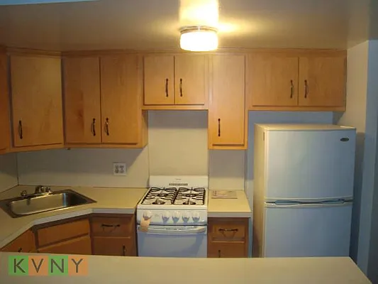 Rented by KVNY Soho | media 9