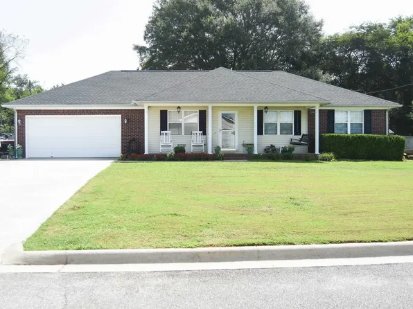 411 Camryn Cir, Anniston, AL 36207