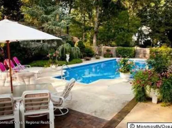 212 Pinecrest Road, Oakhurst, NJ 07755