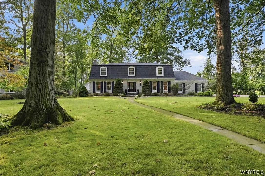 3 bed, 2.5 bath, 2808 sqft, $4,000 — Photo 1