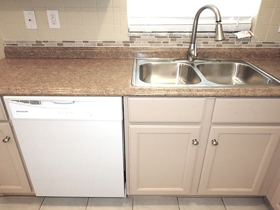 3rd image of 1214 Carlson Dr
