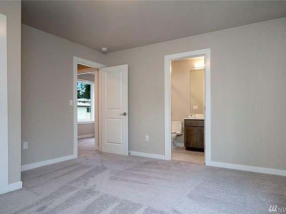 3rd image of 11620 NE 61st St