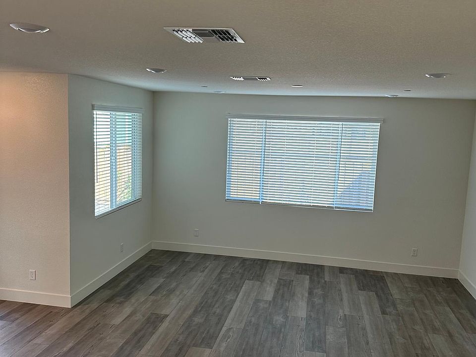 1st image of 2628 Laramie Cir