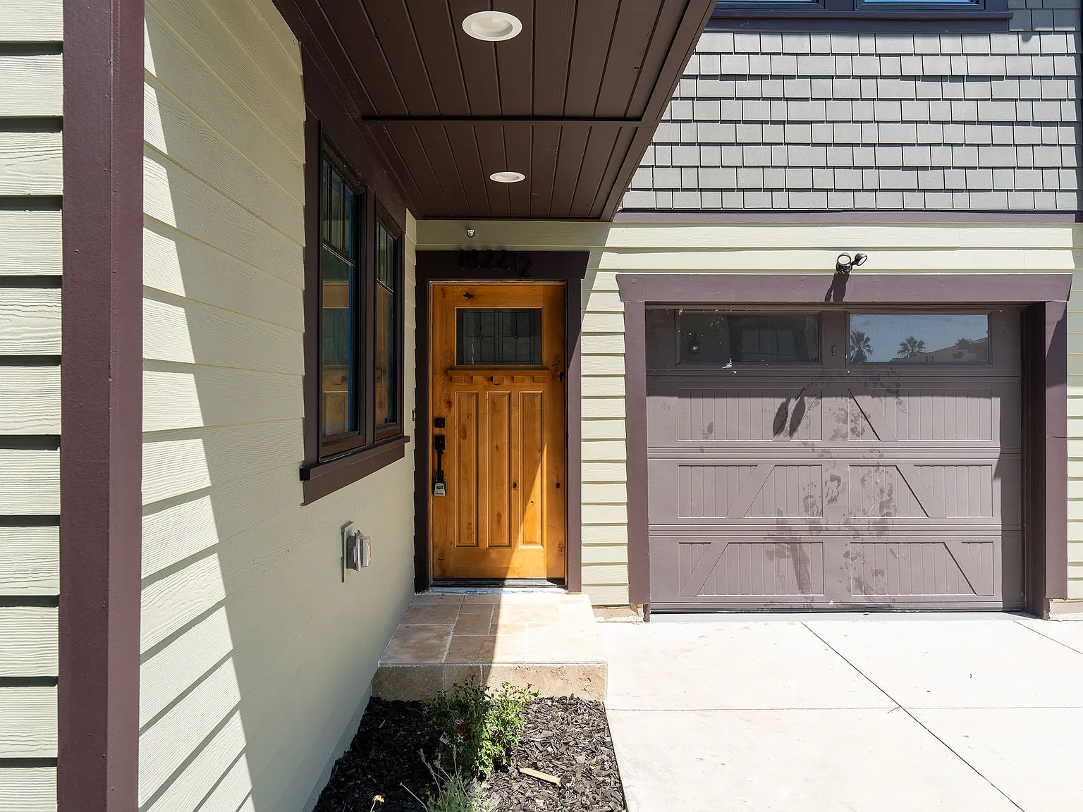 3 bed, 3.5 bath, $3,200 — Photo 2