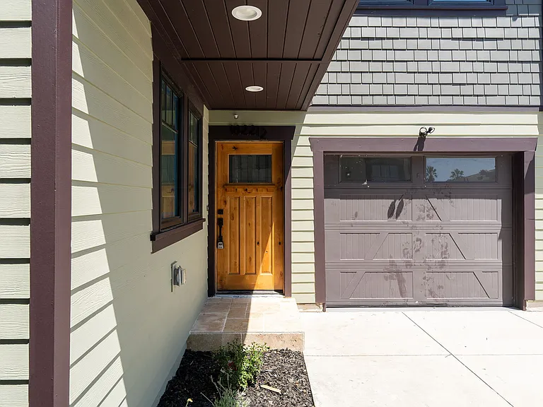 1822 1/2 S Harvard Blvd — Photo 2