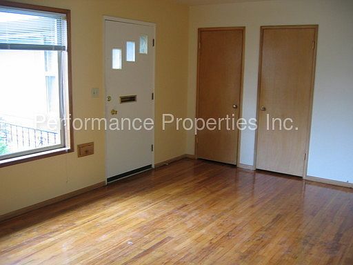 2nd image of 5721 SE Division St