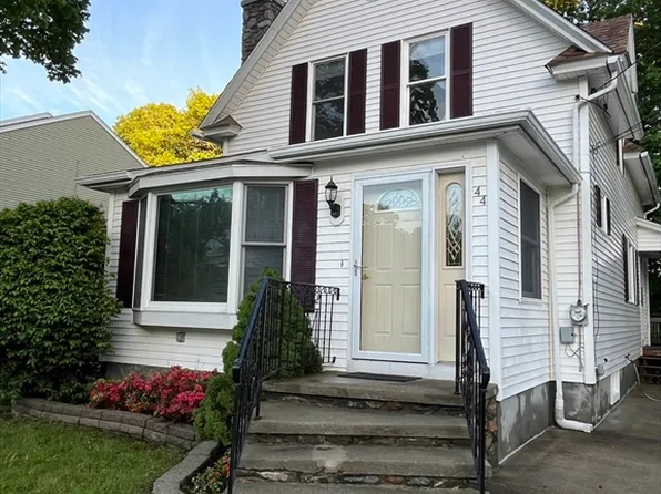 44 Pine Hill Rd, Worcester, MA 01604