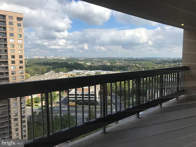 3705 S George Mason Dr #1903S — Photo 1