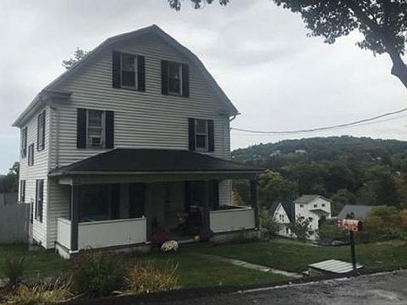 2nd image of 221 Maple St