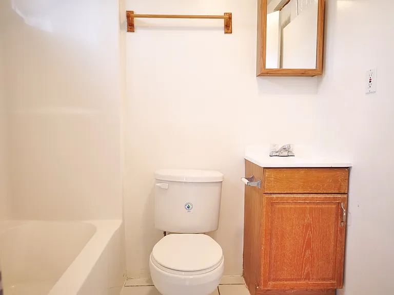 1142 W 37th Pl — Photo 26
