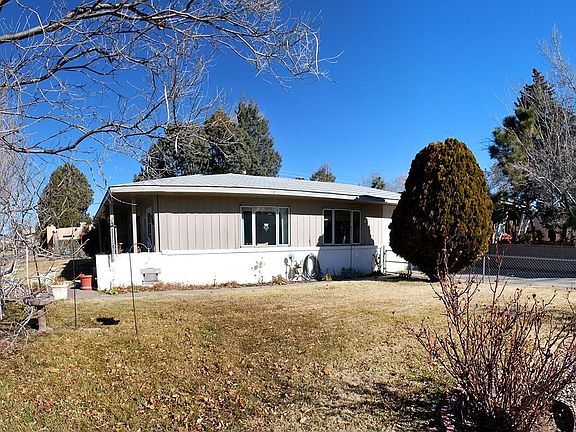 3rd image of 402 Montclaire Dr NE