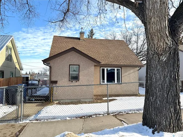 1382 107th STREET, North Battleford, SK S9A 1Z7