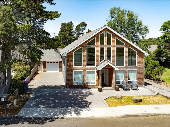 1560 S Edgewood St, Seaside, OR 97138