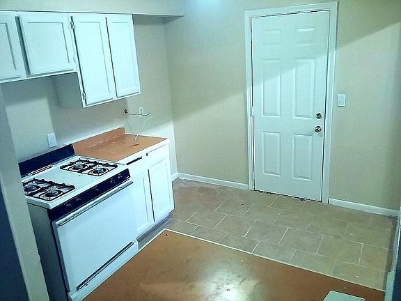 5th image of 7551 Bywood St