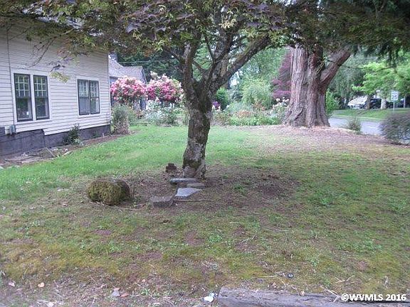 2nd image of 300 S Settlemier Ave