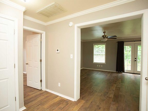 4th image of 558 Wisteria Dr