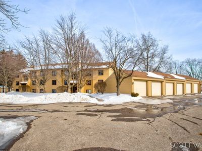 300 Farington Blvd APT 16, Holland, MI, 49423