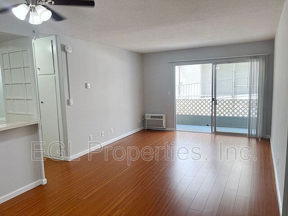 3rd image of 7235 Hollywood Blvd #W107