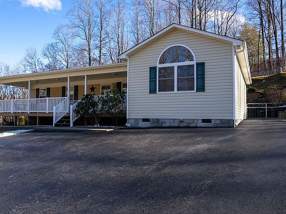 2nd image of 4415 Wayside Dr
